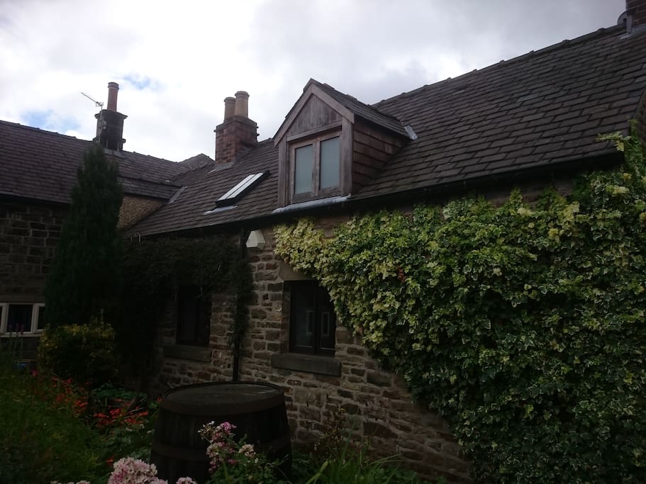 Cruck Cottage 1