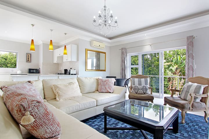 Kingfisher Apartment at Dolphin Crest Villa gallery image 3