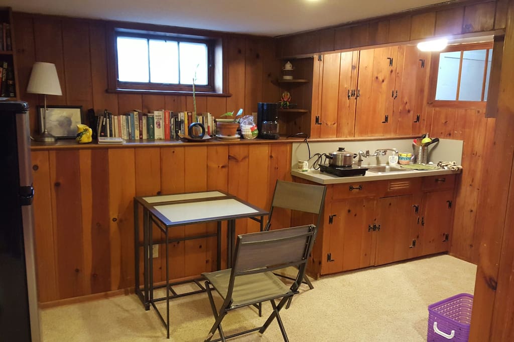 Dining with kitchenette