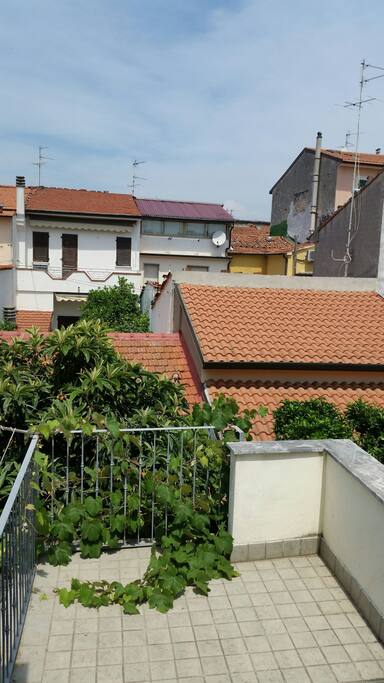 Terrazzo e giardino privato sottostante