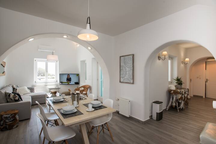 TIFFANY VILLAS- 2 Private villas with sea views gallery image 3