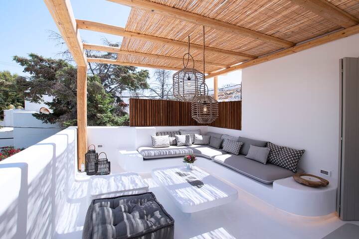 Potami Home by Rocks Estates gallery image 3