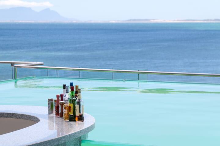 Lux Penthouse (Sea View Apartment) Solar Powered gallery image 5