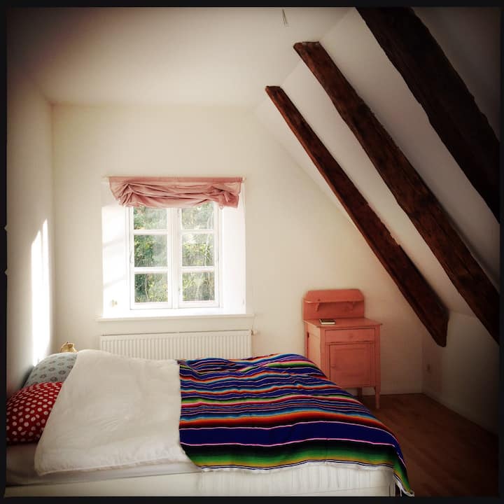 Gr. Spavaća soba 1
ovdje izgleda puno manje nego što jest...ali je teško fotografirati ...