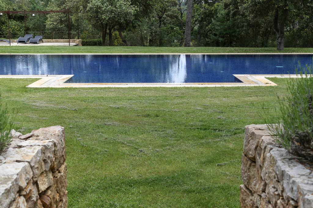 PISCINE OLYMPIADES DANS UN LIEUX MAGIQUE