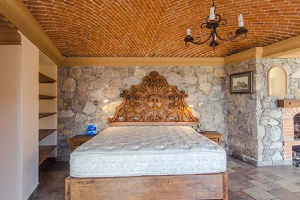 Master bedroom. it has linnens not in the picture
