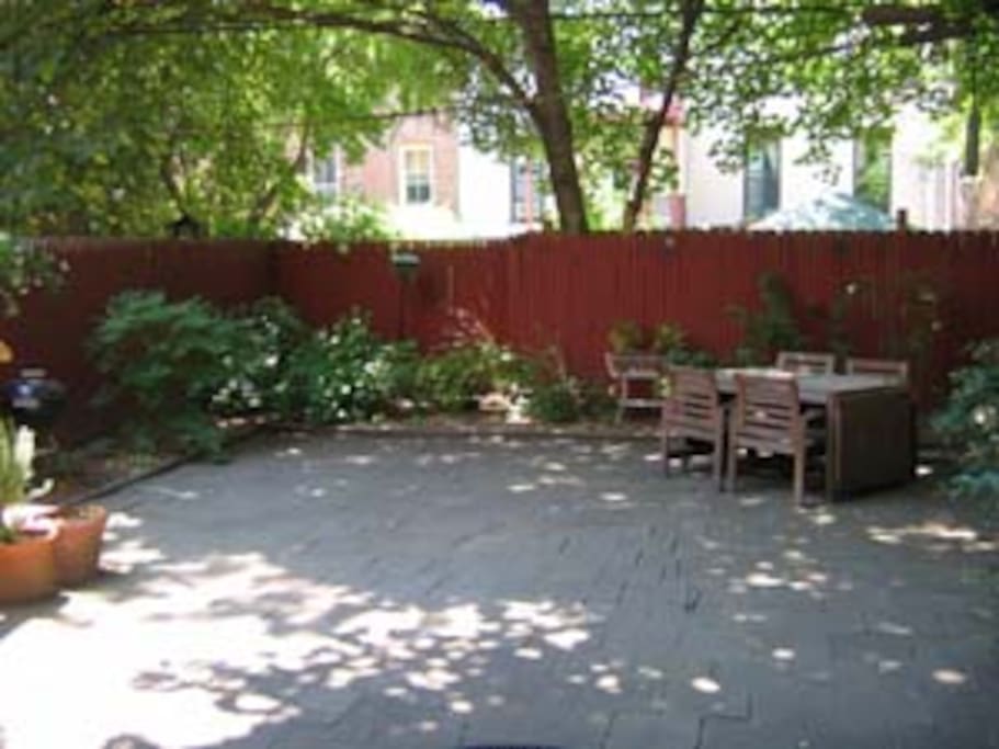 Charming, shady back yard
