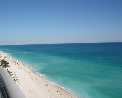 Stunning direct ocean front 2 bed / 2.5 bath condo