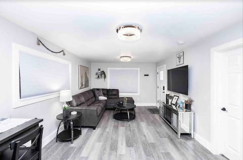 Successful Airbnb property: Pet-Friendly Home: Walk to Route 66 & GC Train in Williams