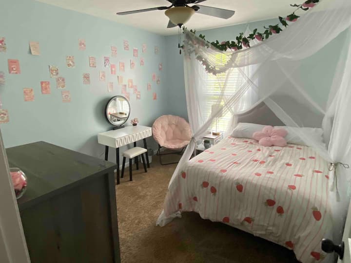 Das Gästezimmer 3 verfügt über ein Doppelbett mit einem bequemen Memory-Schaumstoffpolster.