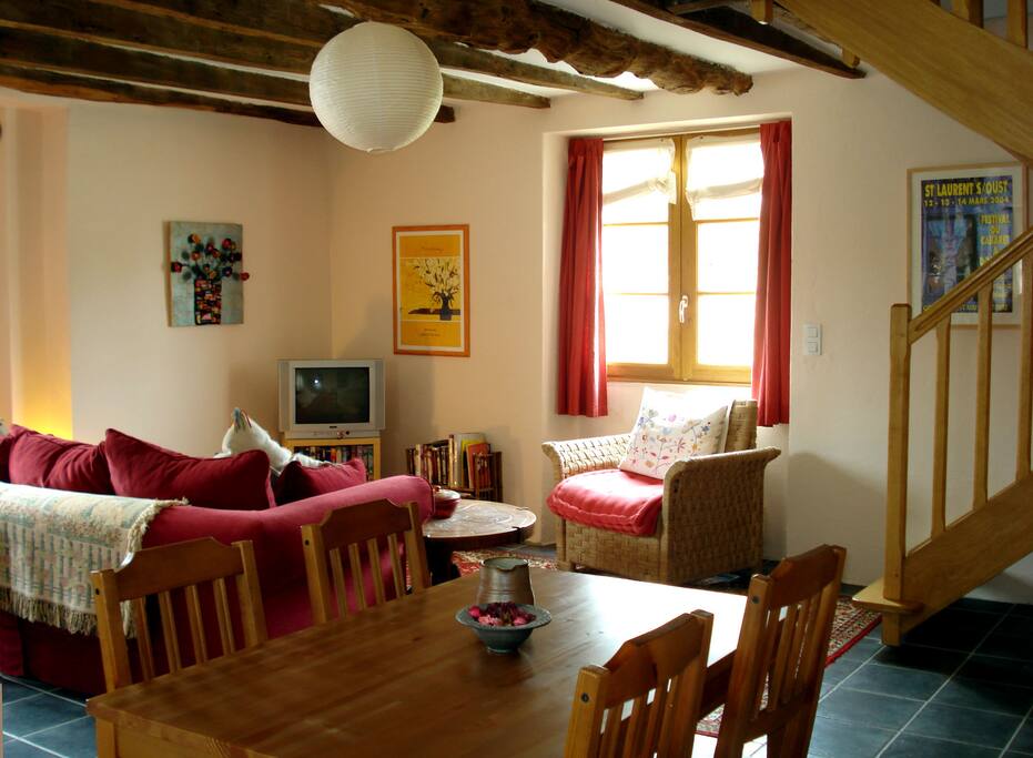 Open plan sitting dining room