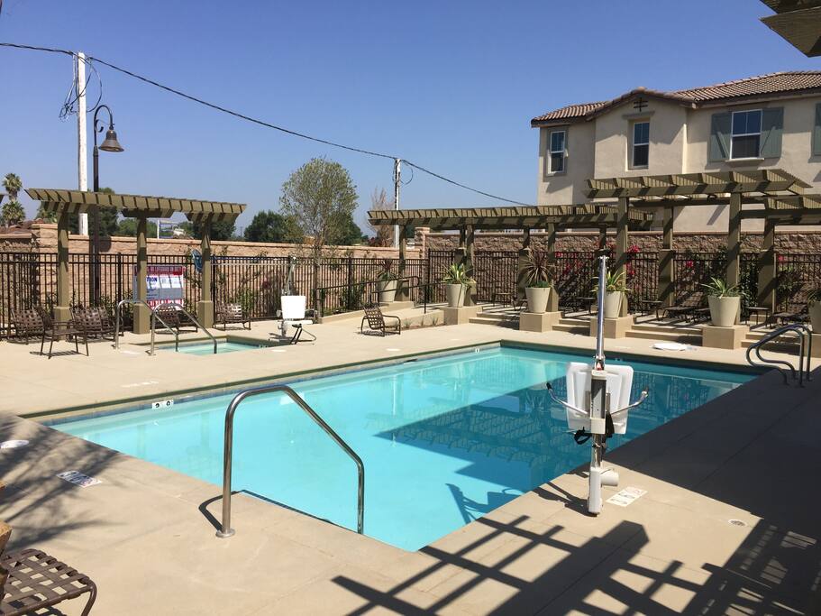Community pool