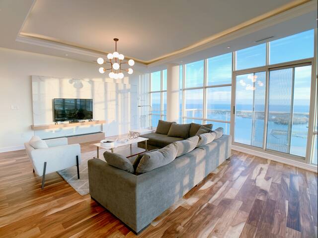 *NEW* Luxury Penthouse in the Sky!