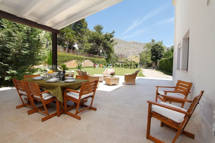 Green moder Villa Mondello