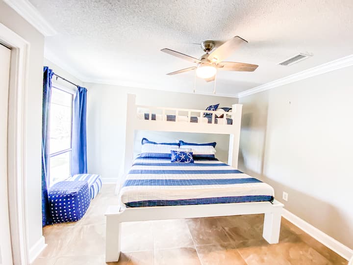 Chumba cha ghorofa kilicho na fadhili na vitanda 2