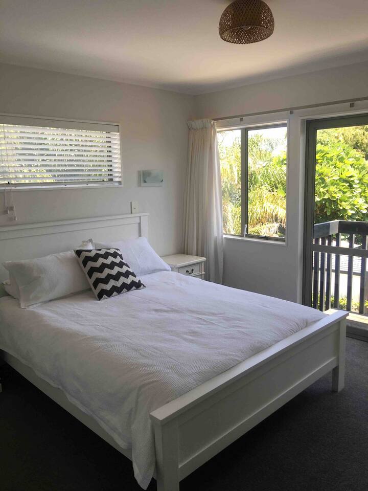 Основна спалня с неподходящо