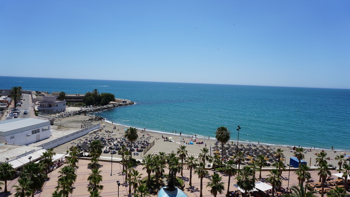 Fuengirola- air conditioned & wifi beach and town centre apartment -  Fuengirola