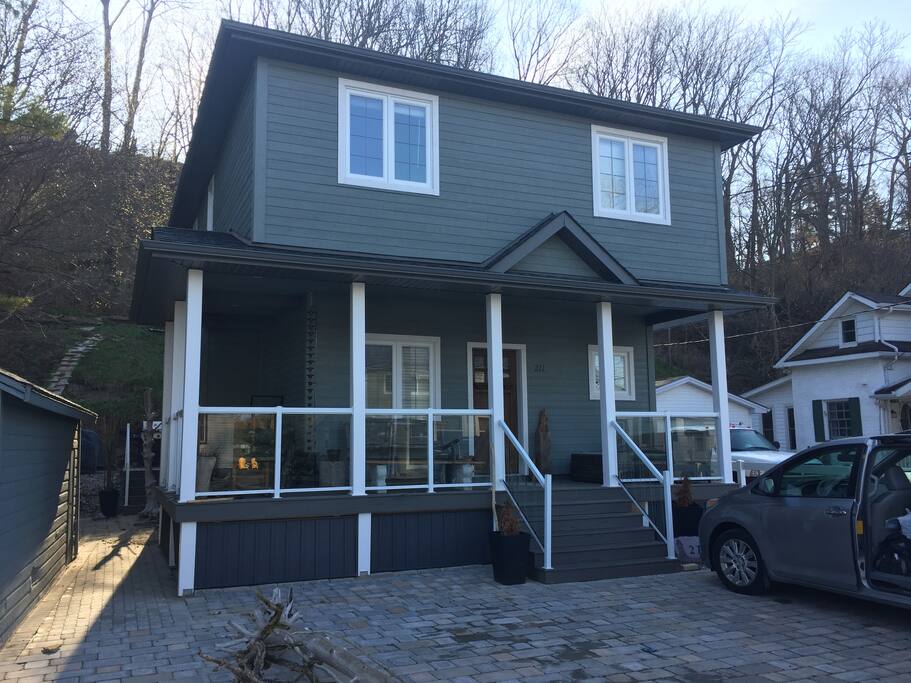 Cottage front.