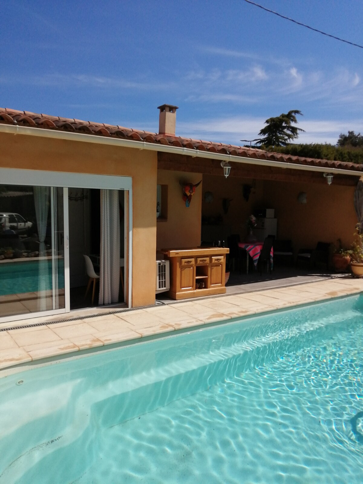 Annonce Airbnb populaire: Studio, Ideal for couples, Cote Bleue à Martigues