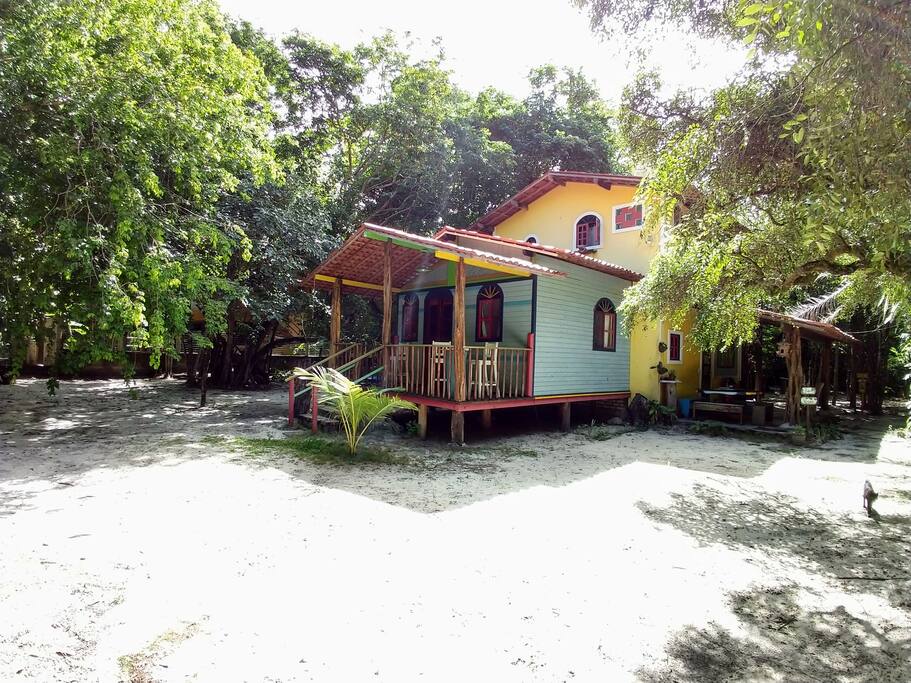 Quarto - Entrada e Deck Exclusivos