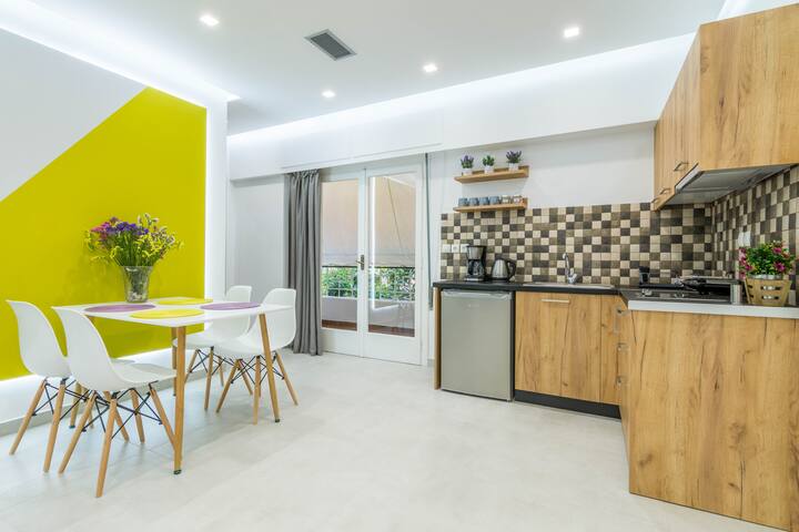 Private Boutique Building under Acropolis gallery image 3