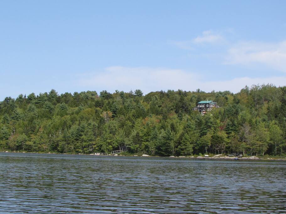 Surrounded by nature and no direct neighbours