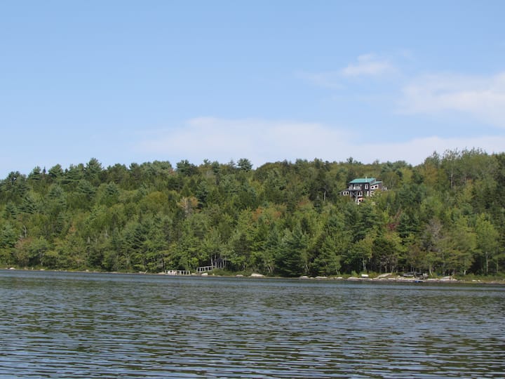 The Eagle's Landing on Minamkeak Lake Guest suites for Rent in Italy Cross, Nova Scotia, Canada