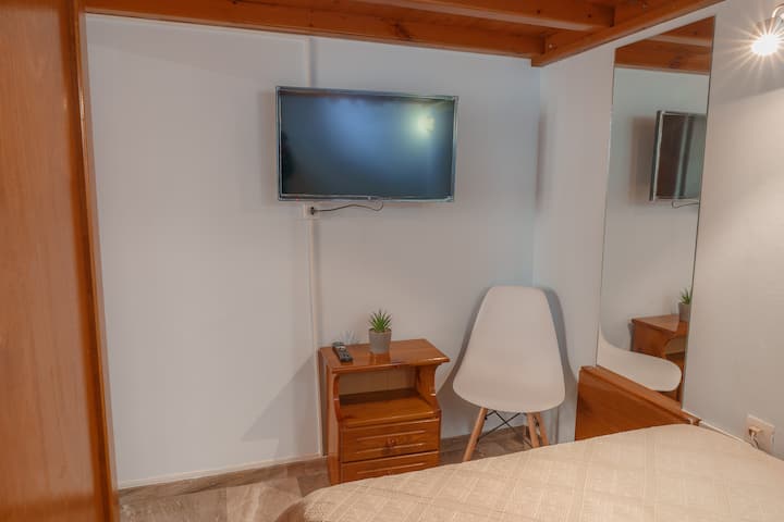 带双人床的第二间卧室 