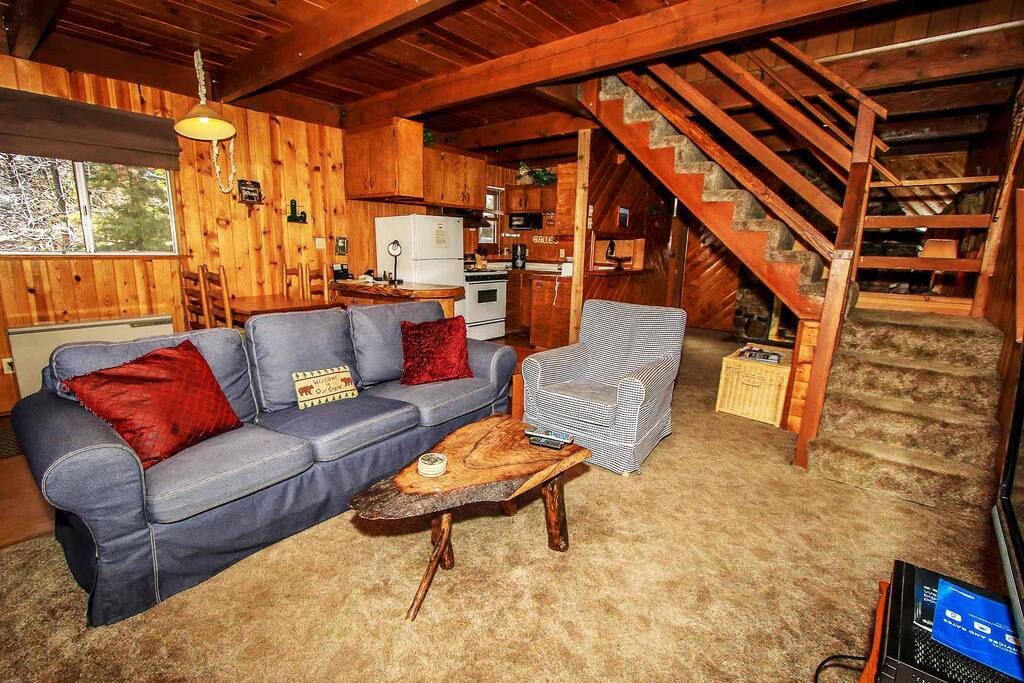 Chair,Furniture,Couch,Floor,Flooring