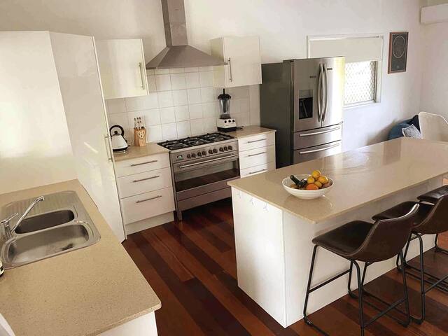 Beach house + pool pet friendly gallery image 3