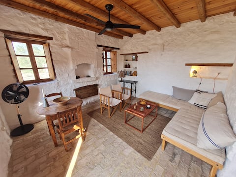 Stone house with sea view and garden
