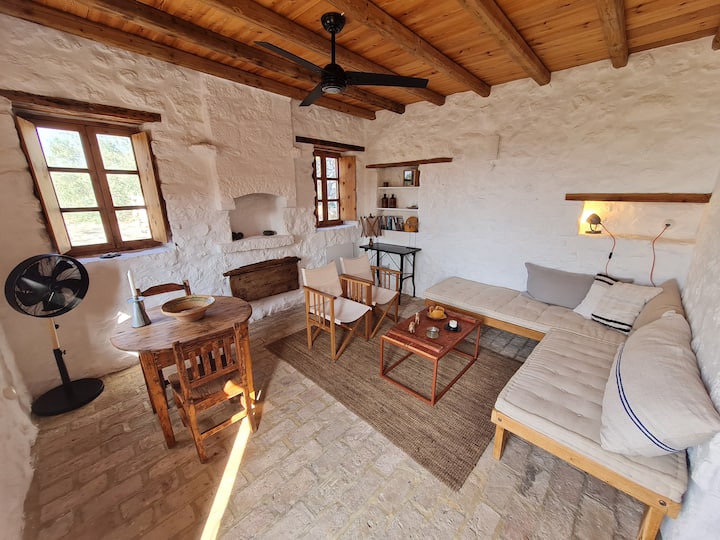 Stone house with sea view and garden
