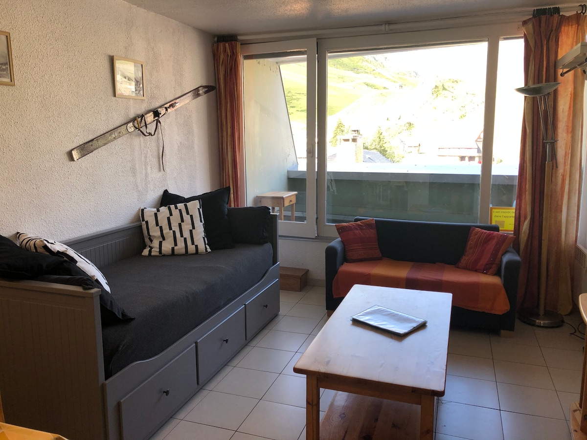 Sala de estar con cama nido ( 2 colchones de 80 cm) + sofá 