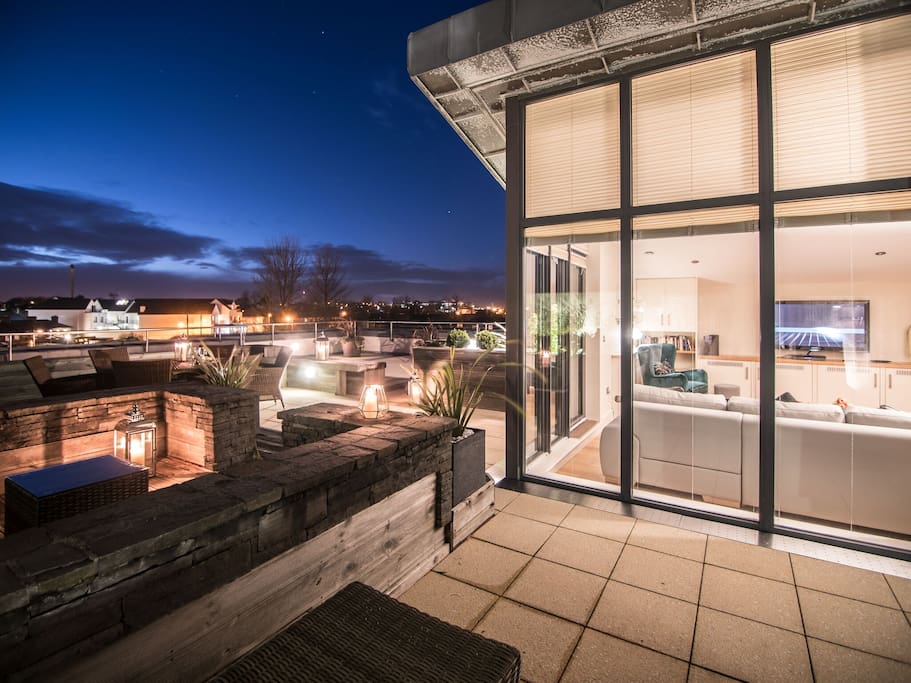 Spectacular and Contemporary Penthouse in Galway Apartments for Rent