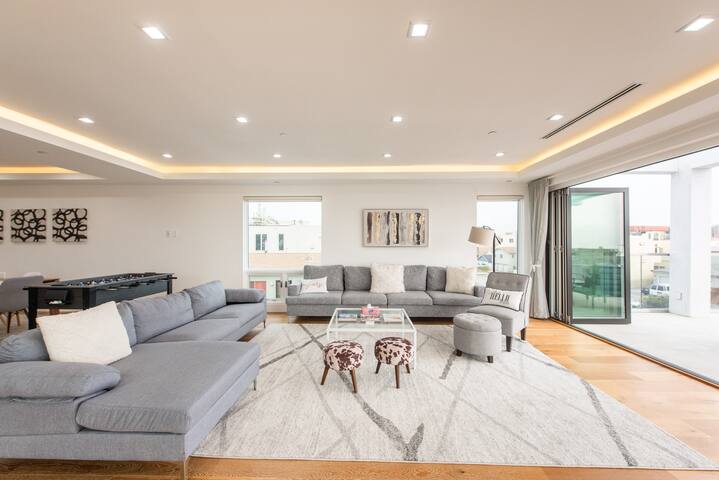 The View gallery image 3