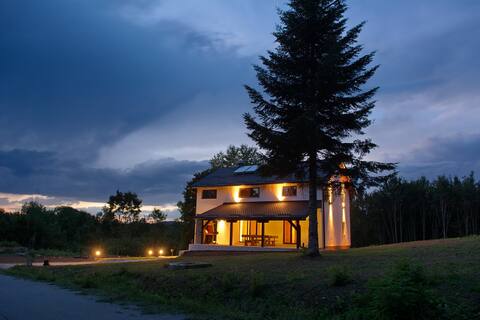 Villa Diva Grabovčeva * * **