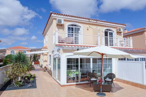 Villa Musica - spacious 3 beds holiday home