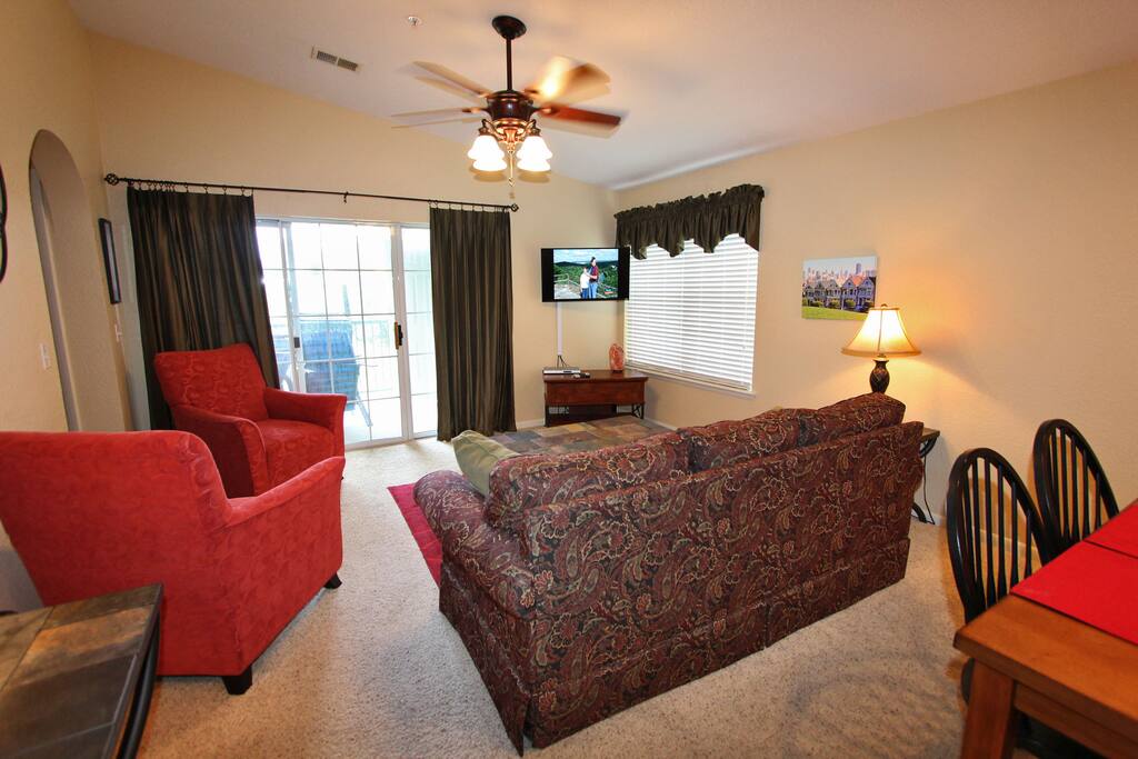 Chair,Furniture,Couch,Bedroom,Indoors