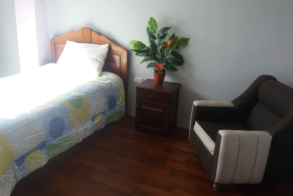 habitacion con camas simples