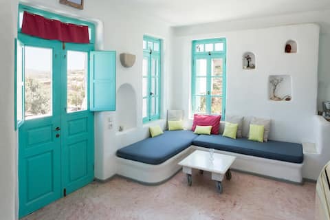 Successful Airbnb property: Limeri Apartments "steal time for a real hideaway" in Περιφερειακή Ενότητα Μήλου