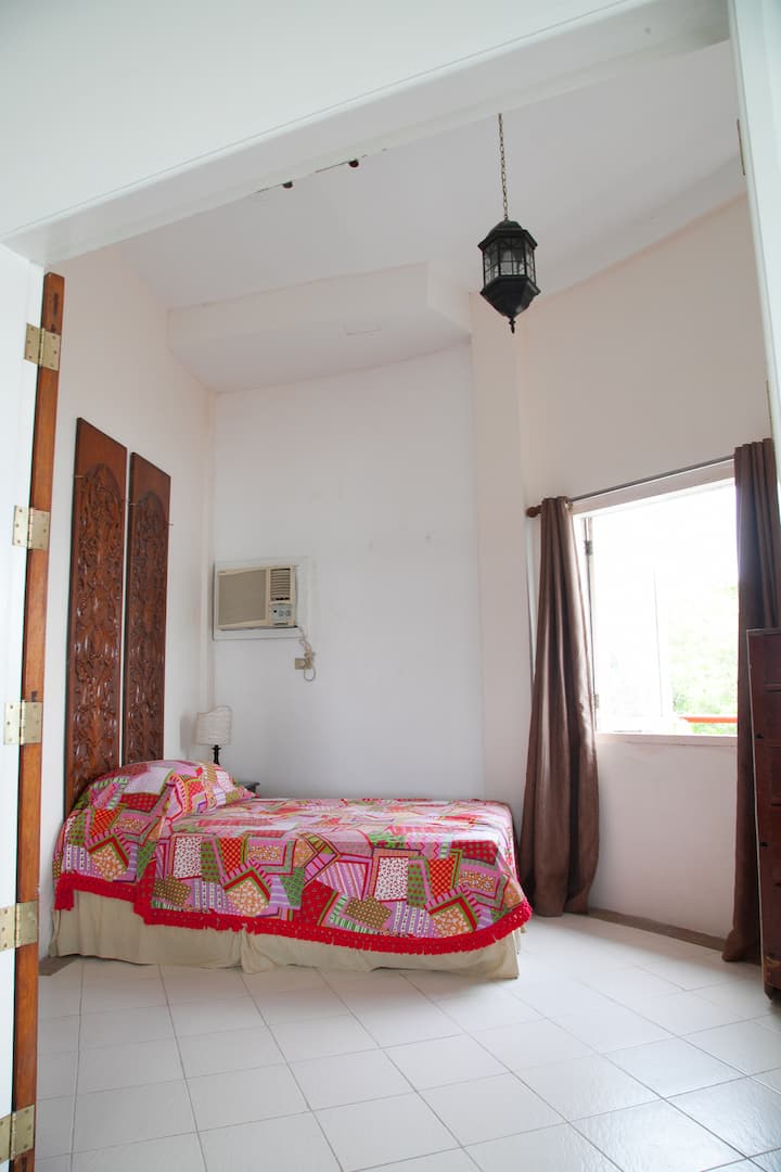 Bedroom 2 (sleeps 1)