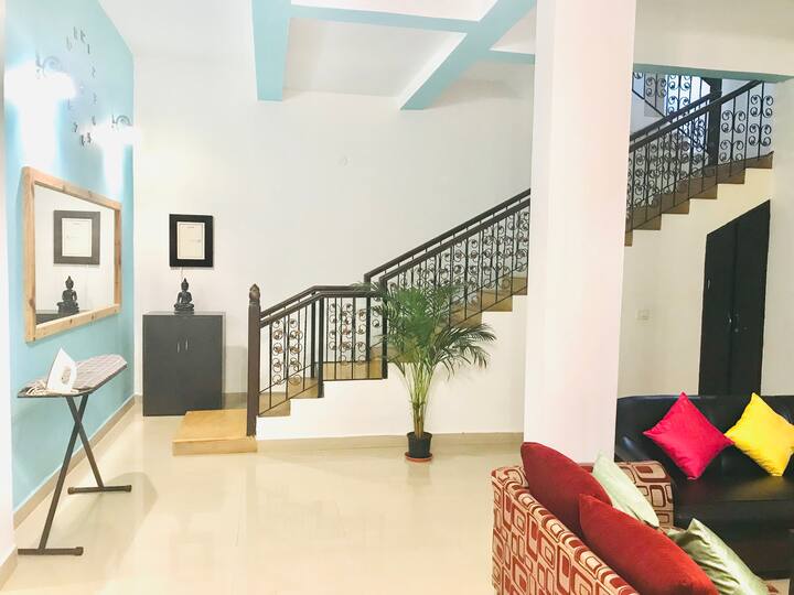 Living room image 4