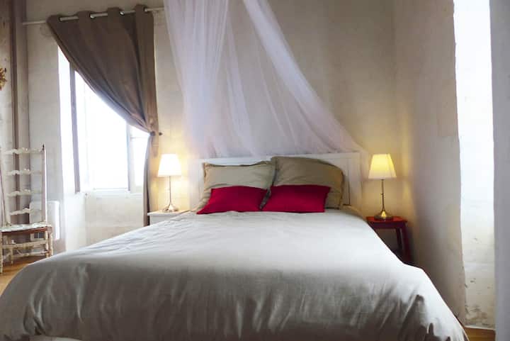 Chambre 2 le lit double au 3ème étage