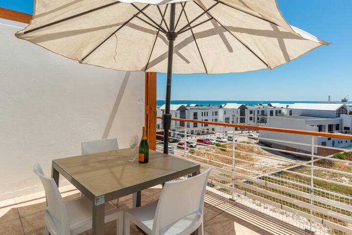 Upmarket Sea View Big Bay apartment gallery image 5