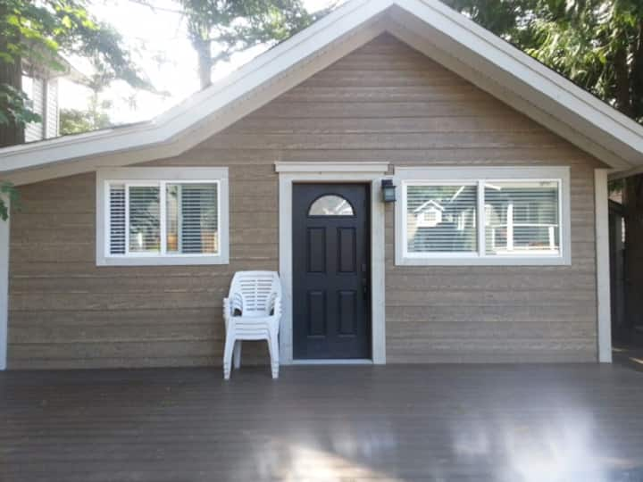 Three Bedroom Cottage in Cultus Lake