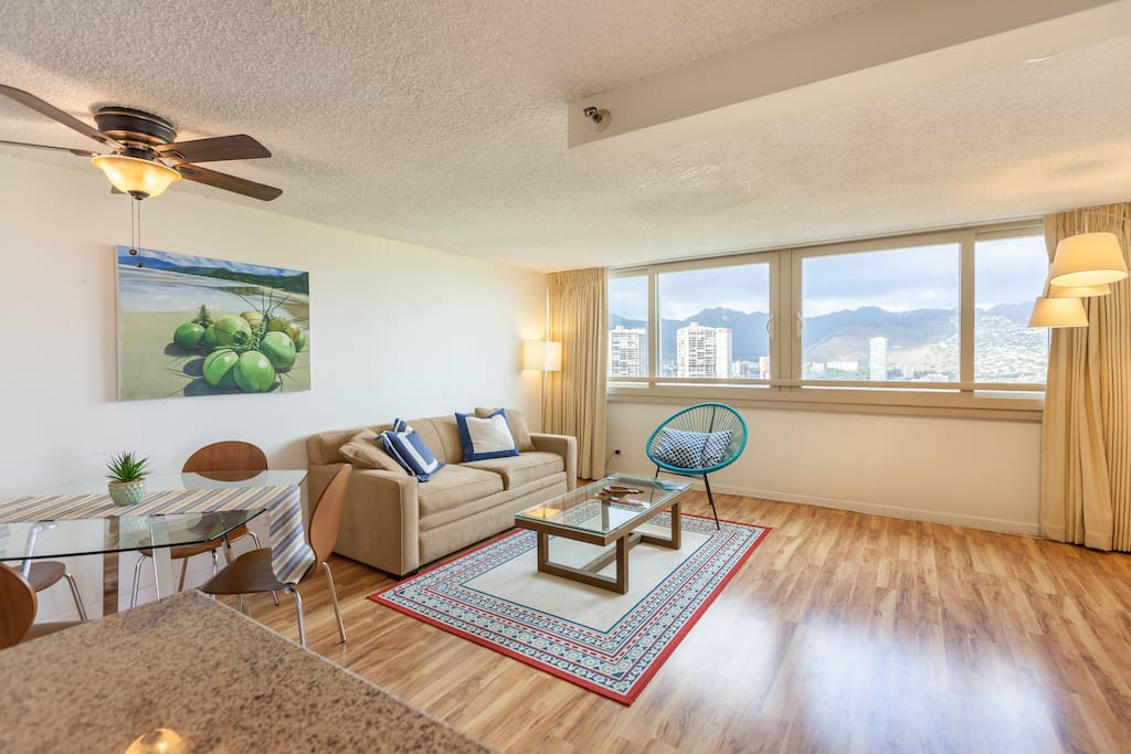 Spacious and Bright Living Room.