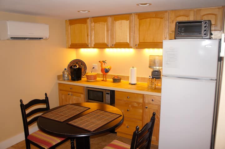 Deluxe Downtown Studio, Brevard NC - Guest suites for Rent ...