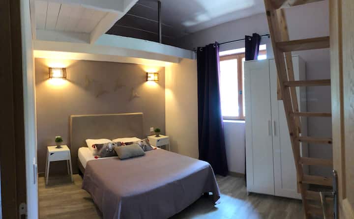 Double bedroom with mezzanine