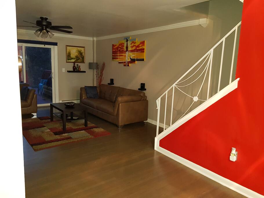 Common Area - Living Room