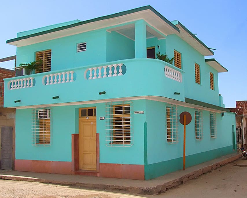 Fachada de la Casa.